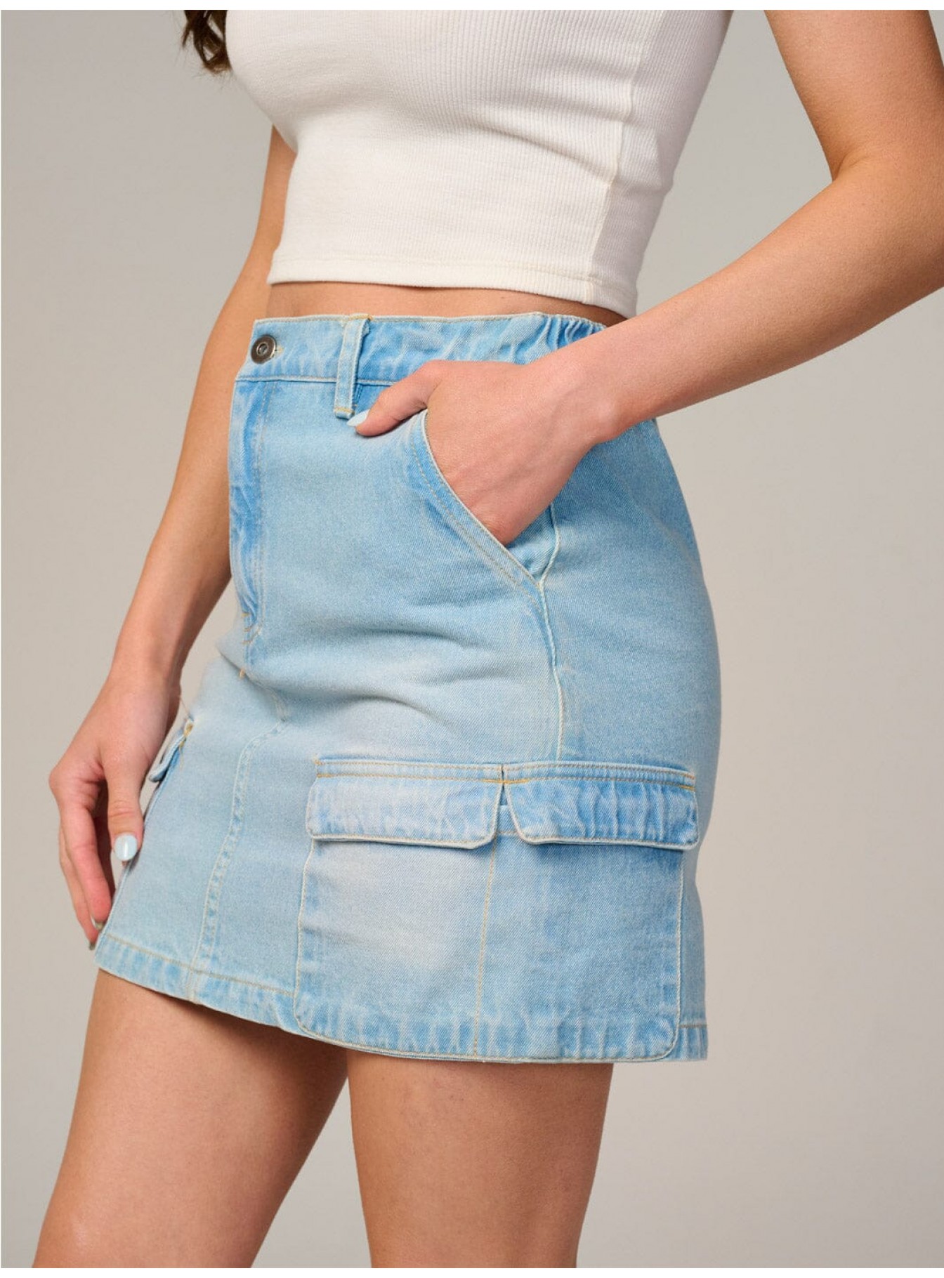 WOMEN'S BUTTON CLOSURE POCKETS WASHED DENIM MINI SKIRT